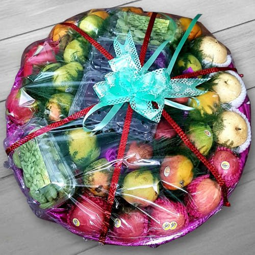 A Perfect Mix of Delicious & Healthy Fruit Basket 